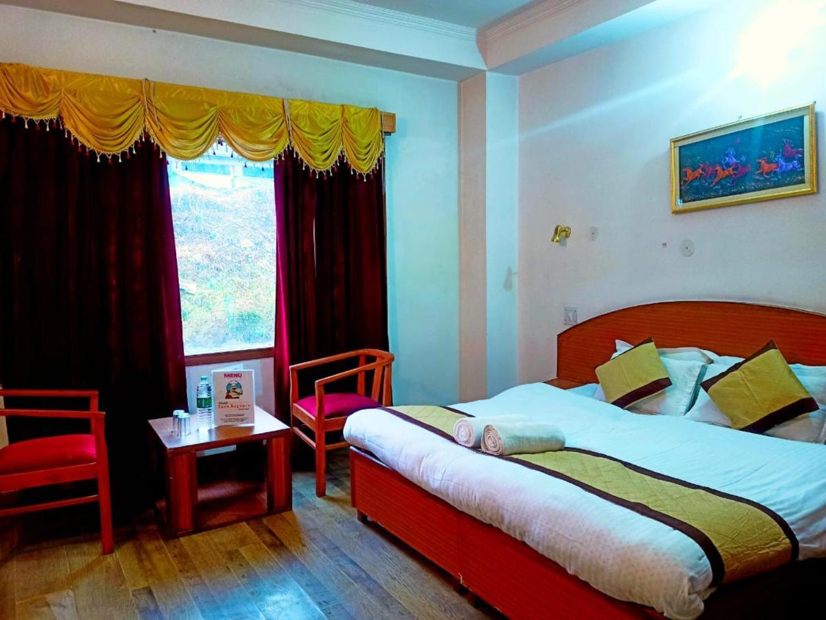 "Tara Homes" With Open Rooftop Terrace Shimla Eksteriør billede